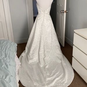 Wedding dress